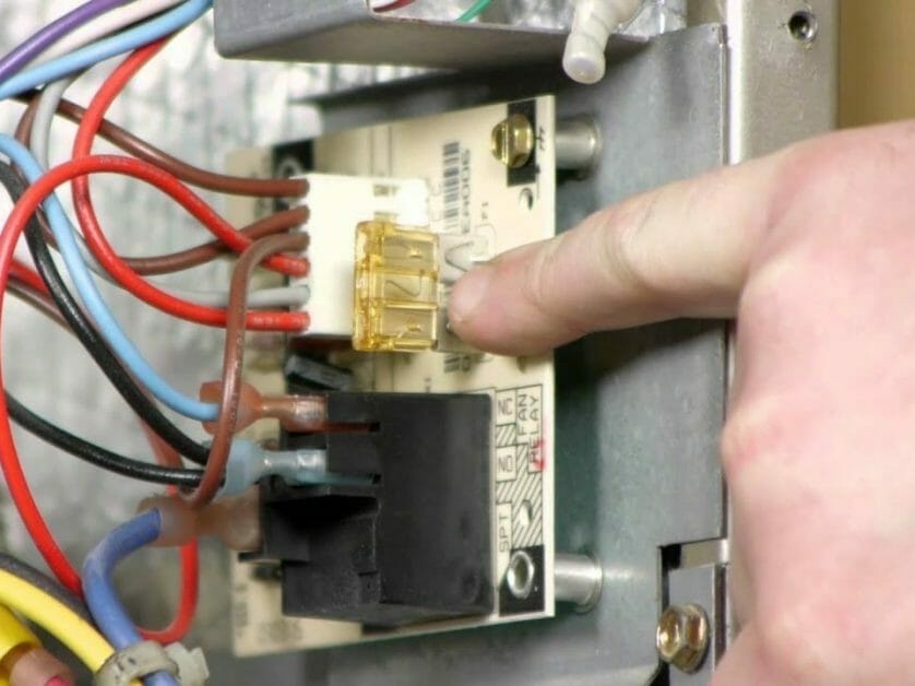 دلایل سوختن فیوز در پکیج گرمایشی